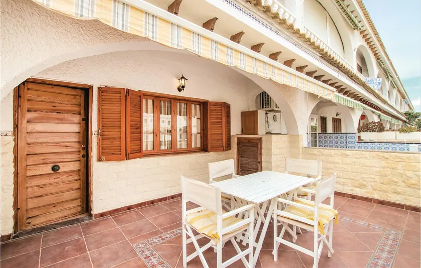 Strandhaus mit 4 Schlafzimmern in Santa Pola - Image 1