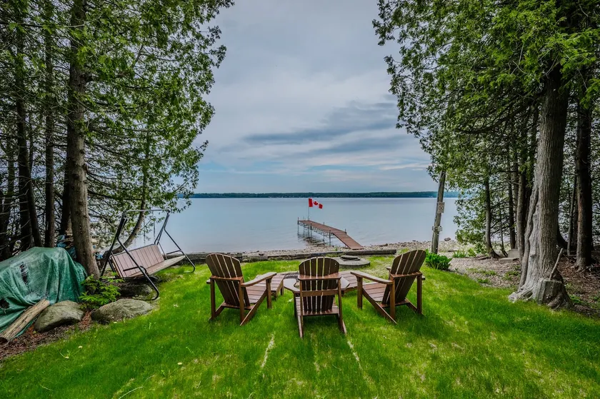 TGIF - Serene Waterfront Retreat - Image 1
