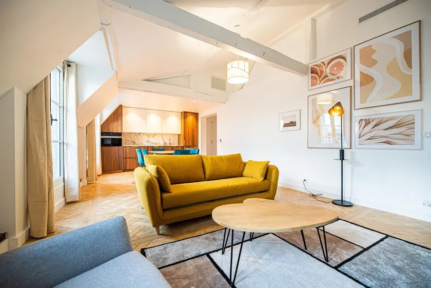 Luxury flat in Paris Rivoli with balcony 2/6P - Image 1