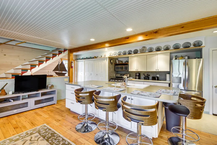 Historic Friendship Boat House Near Back River! - Image 1