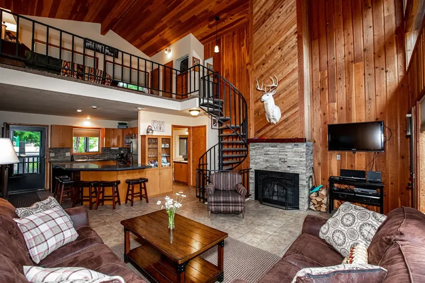 3 Miles to Whitefish Resort w/ Shared Hot Tub - Image 1
