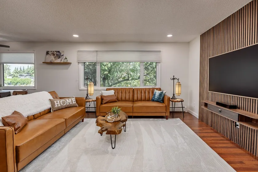 Artistic downtown 2br king bed - Image 1