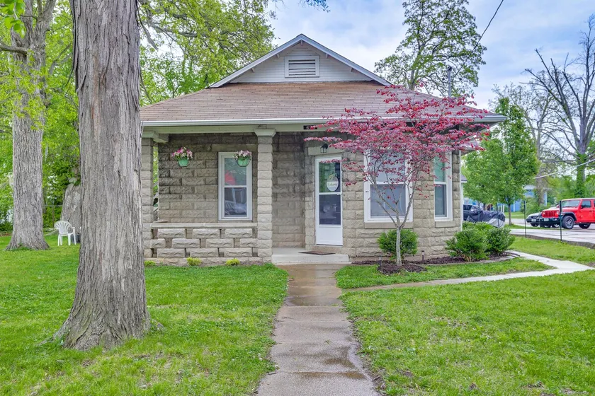 Pet-friendly Pacific Cottage Near Purina Farms! - Image 1