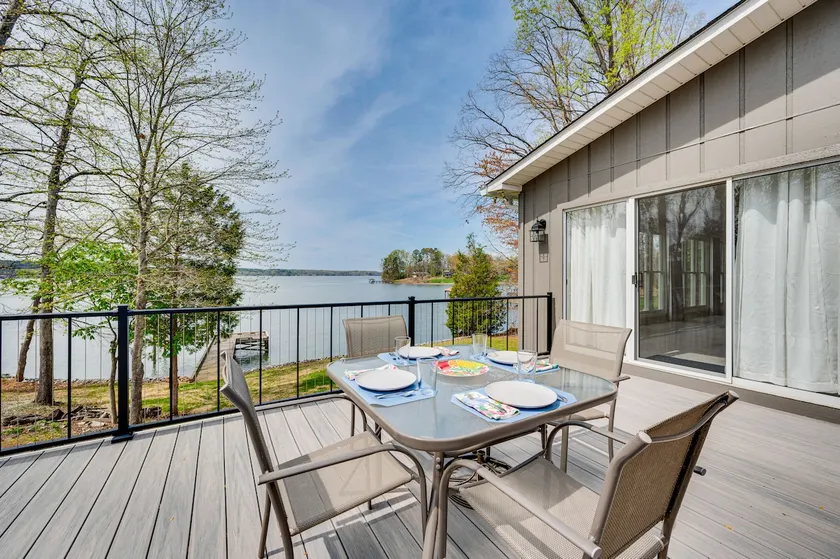 Lakefront Troutman House w/ Spectacular Sunsets! - Image 1