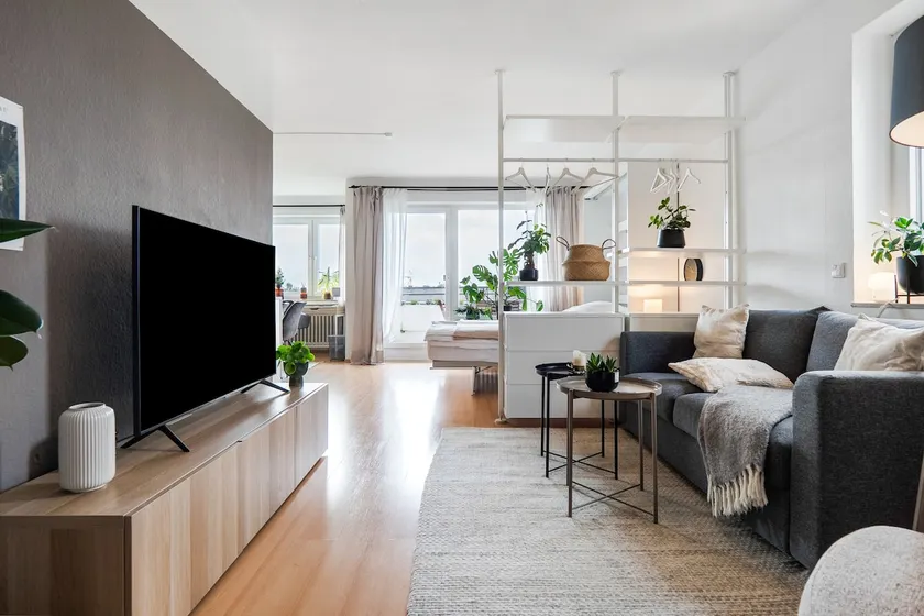 Quiet and modern home - Image 1