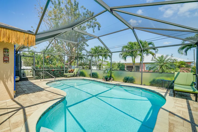 Cape Coral Home w/ Screened Porch: 4 Mi to Beach! - Image 1