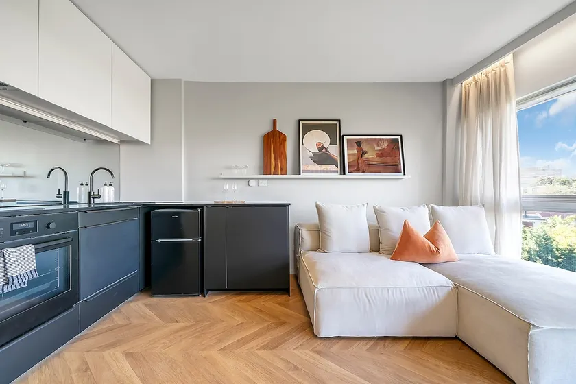Aquarius - Luxe Inner City Abode - Image 1
