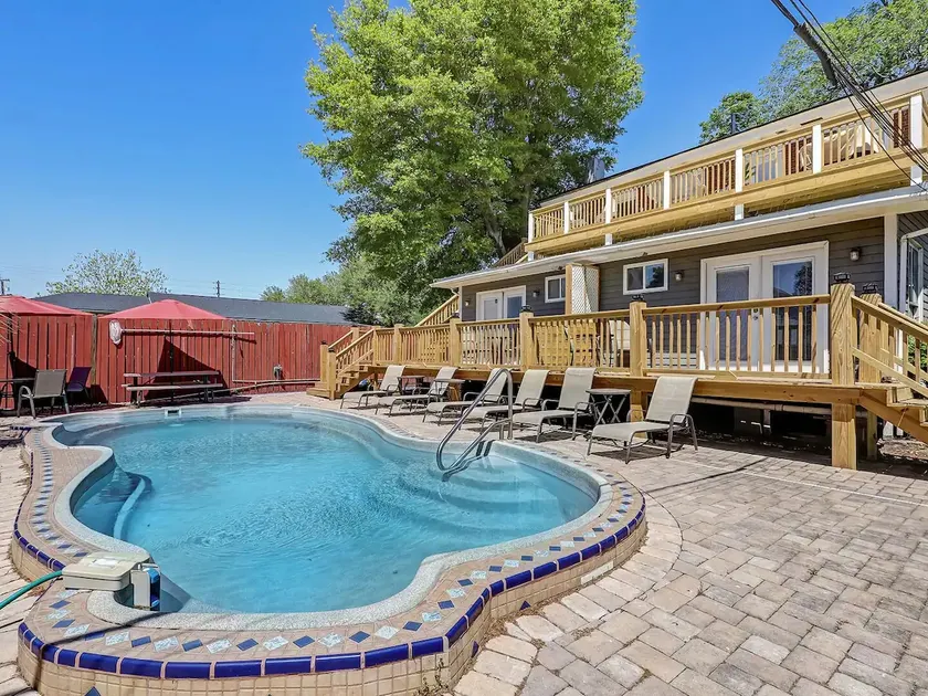 Historic Savannah Condo, Sleeps 6, Pool, Dogs Ok - Image 1