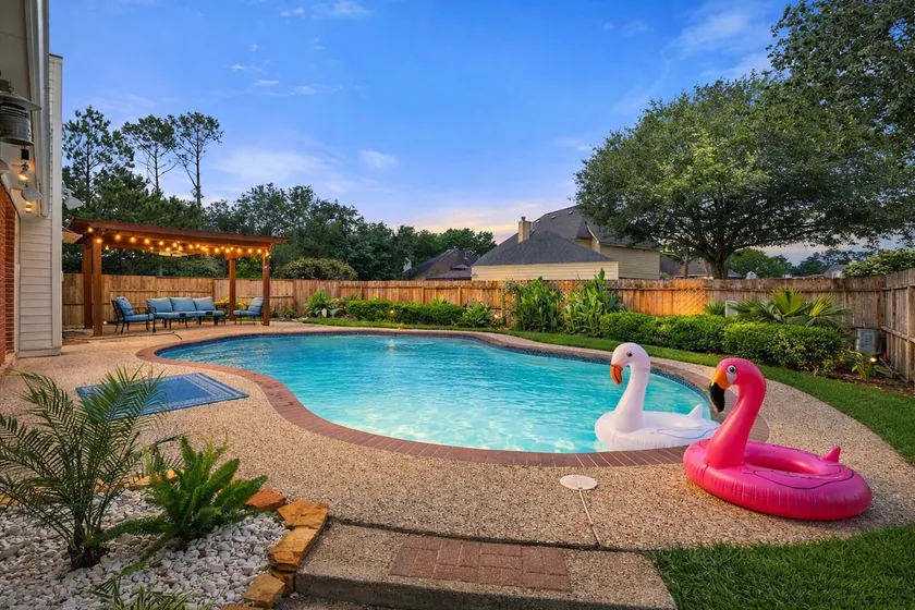 Amazing Bay Villa Near NASA with Pool & Pool Table - Image 1