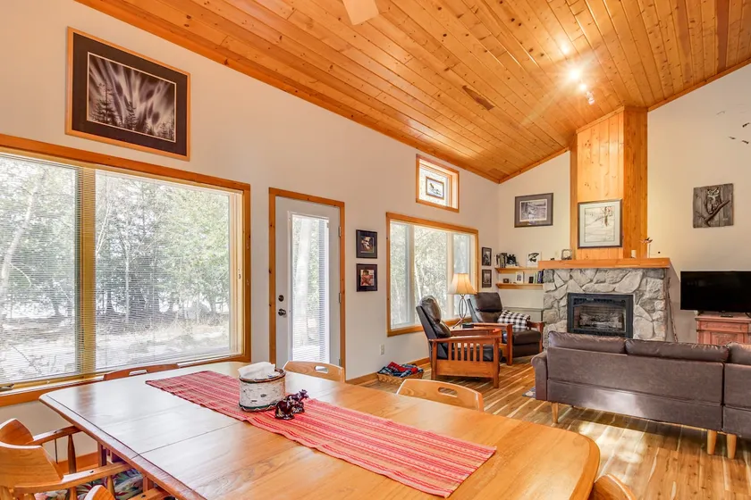 Family Lutsen Lakefront Cabin Near Skiing & Trails - Image 1