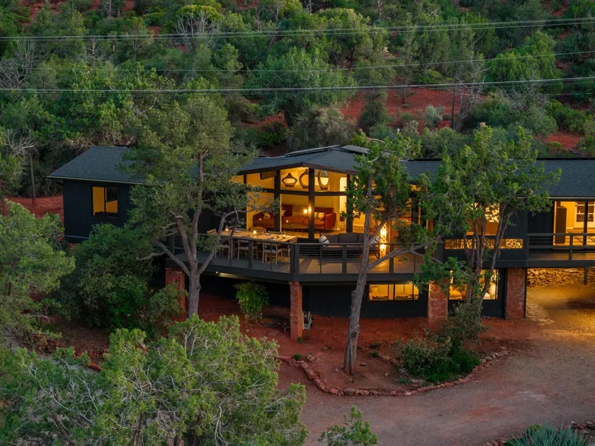 Scenic Sedona Home + Studio w/ Pool & Hot Tub - Image 1