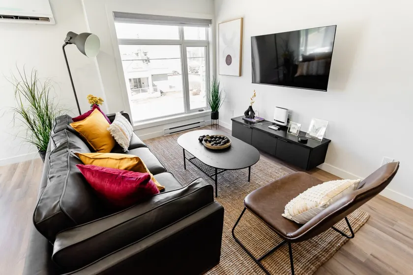 Stylish & Spacious | Minutes from Downtown - Image 1
