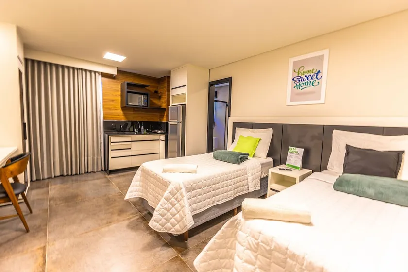 Downtown Loft – Air Conditioning / Fully Equipped Kitchen - Image 1