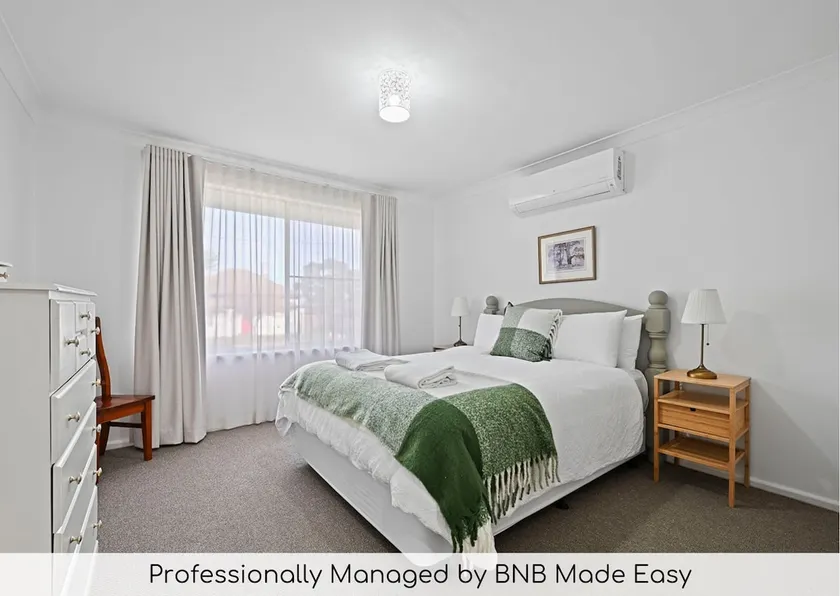 Serenity - Short Drive to CBD, Firepit - Image 1