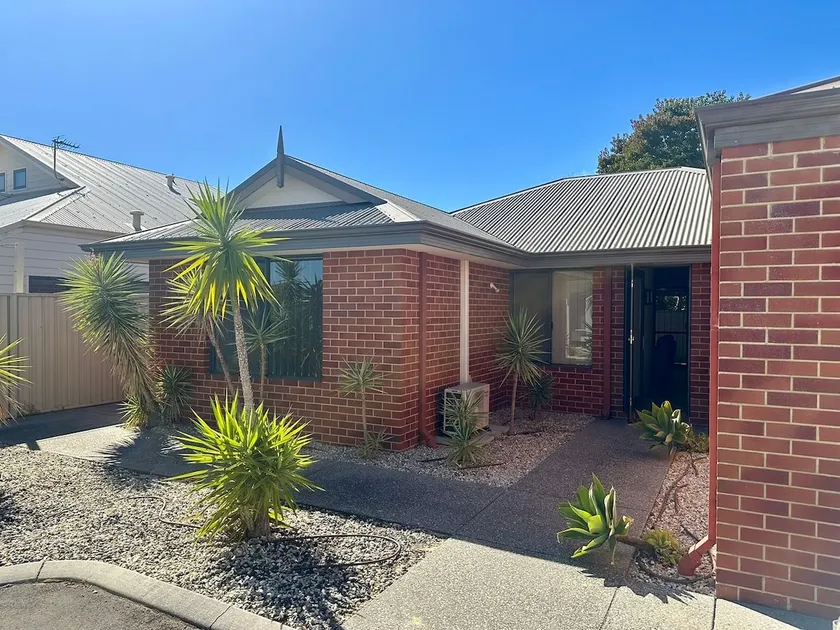 South Bunbury Holiday Home - Image 1