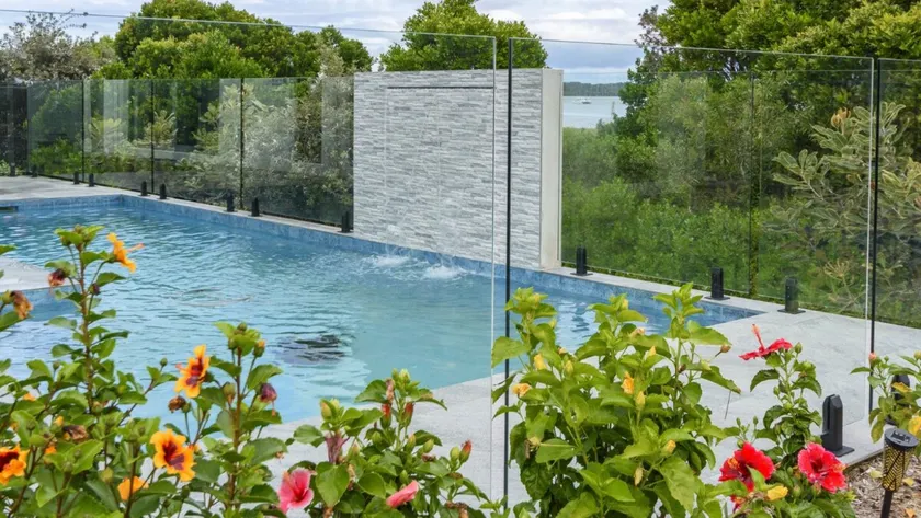 Solander Sanctuary By The Water - Image 1