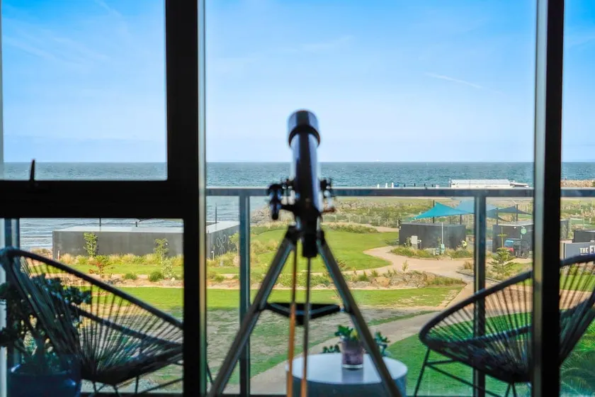 Wyndham Harbour Luxury Bayside Haven with parking - Image 1