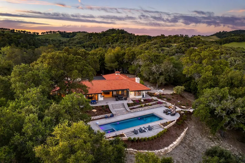 Rancho Robles by Avantstay Vineyard Villa w/ Views, Pool & Privacy - Image 1