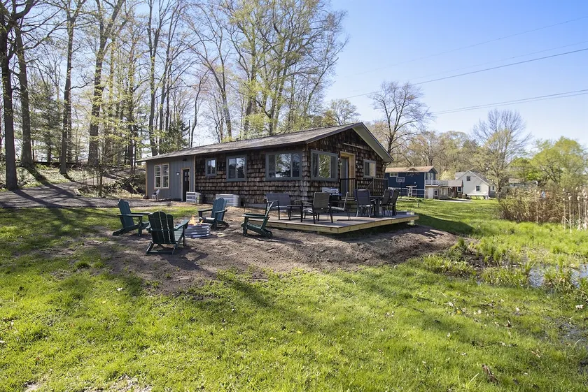 Pickerel Lake Waterfront Wood Fired Hot Tub Wi-Fi - Image 1