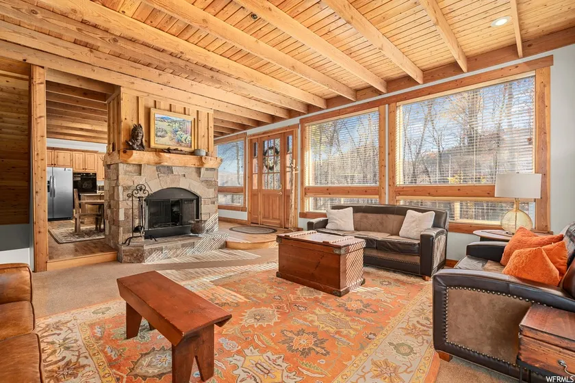 Sun Ridge- Spacious Open Plan, Hot Tub, Game Room - Image 1