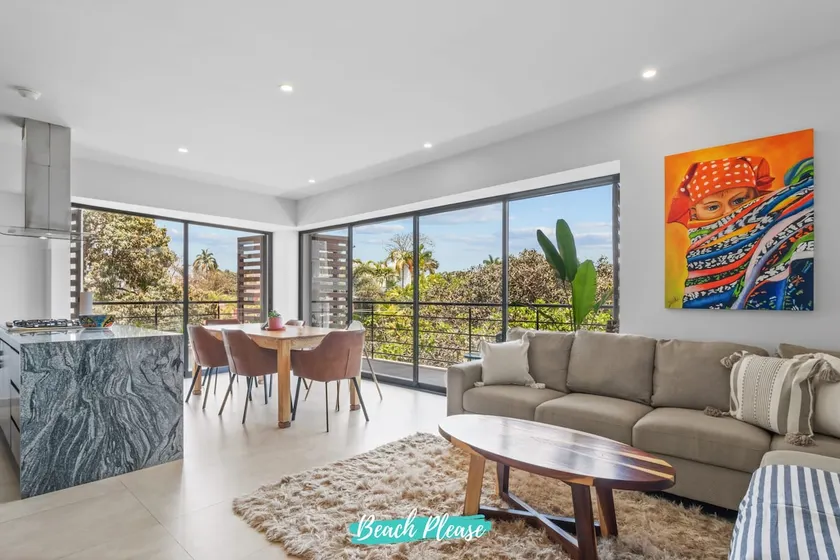 Nerea Golden Zone - 3 Blocks to Beach - Image 1