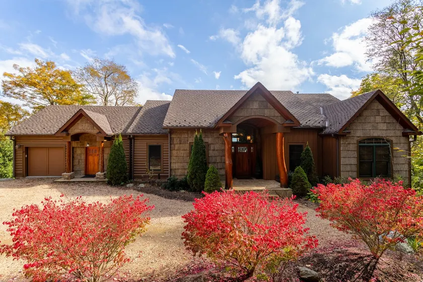 Buckhorn Lodge - Image 1