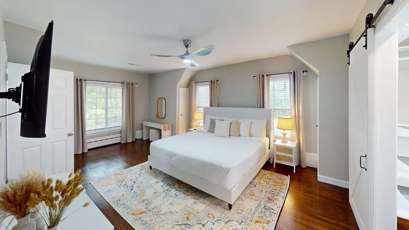 4BR Pet-Friendly Atlanta Woods Retreat - Image 1