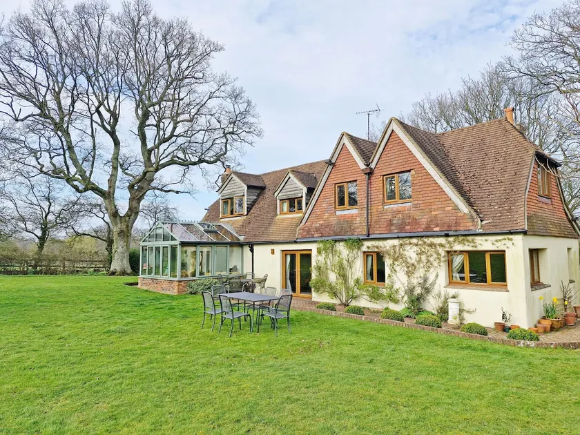 Broomy Cottage - Image 1