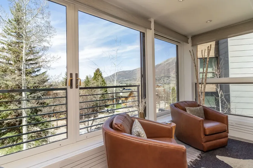 Ski-in/out! Renovated 3BR w AC & Stunning Views! - Image 1