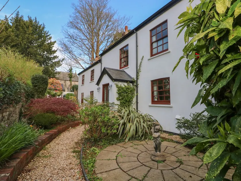 The Laurels Bed and Breakfast - Image 1