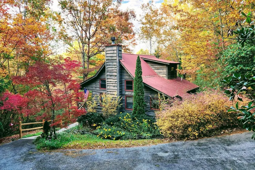 Rustic Cabin w/ Porches: 8 Mi to Tallulah Gorge! - Image 1