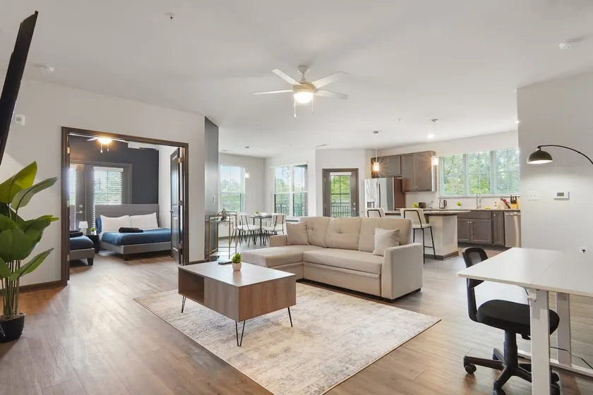Luxe King 3BR Suite in North Raleigh - Image 1