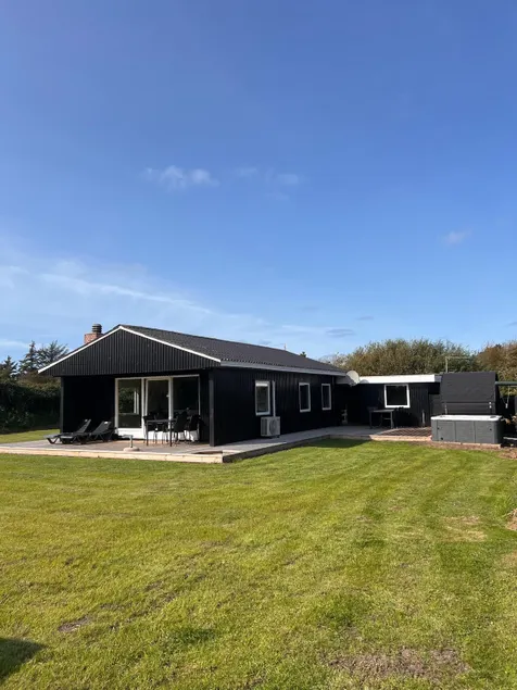 Lovely Newly Renovated Holiday House - 1005 - Image 1