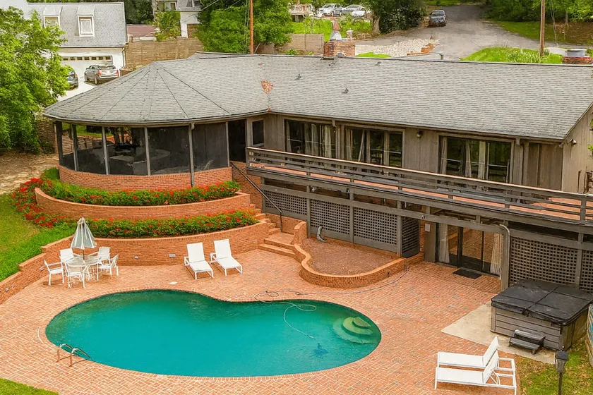 Modern 4BR Lakefront Home w/Pool, Patio & Pets OK - Image 1