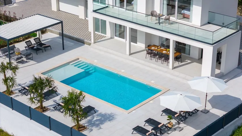Villa Carmen with 5 en-suite bedrooms, 48 sqm pool, 8km from sea - Image 1