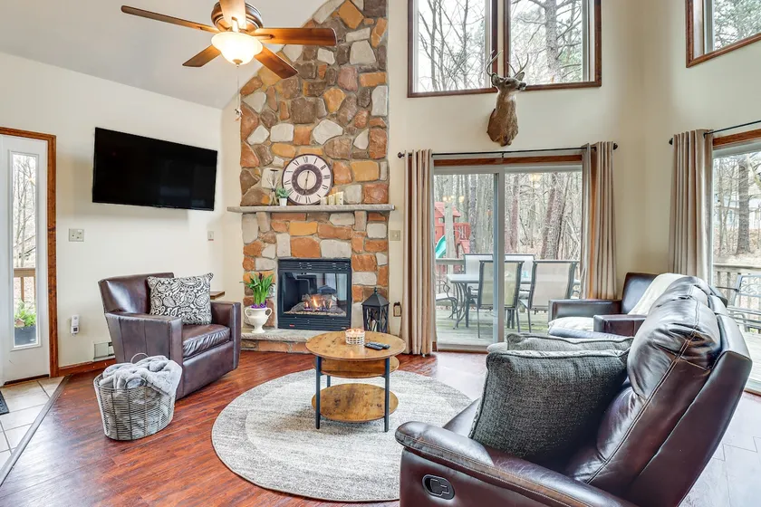 Serene Poconos Cabin w/ Hot Tub & Beach Access! - Image 1