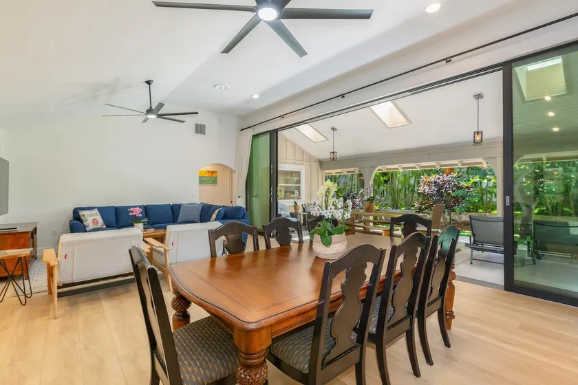 Luxurious 4BR/3.5BA House: AC, Short Walk To Beach - Image 1