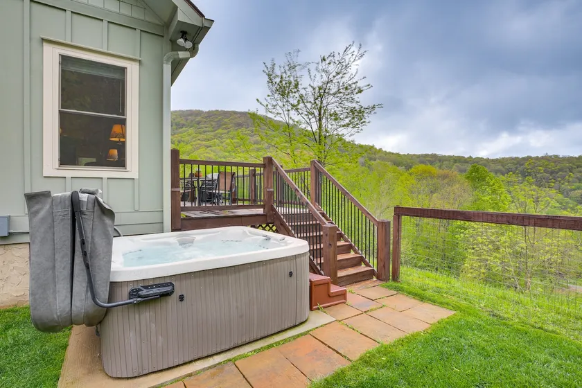 Pet-friendly Boone Cabin w/ Mtn Views & Hot Tub! - Image 1