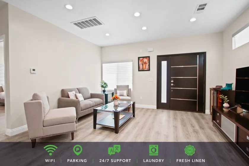 Elegant Midtown Getaway - Image 1