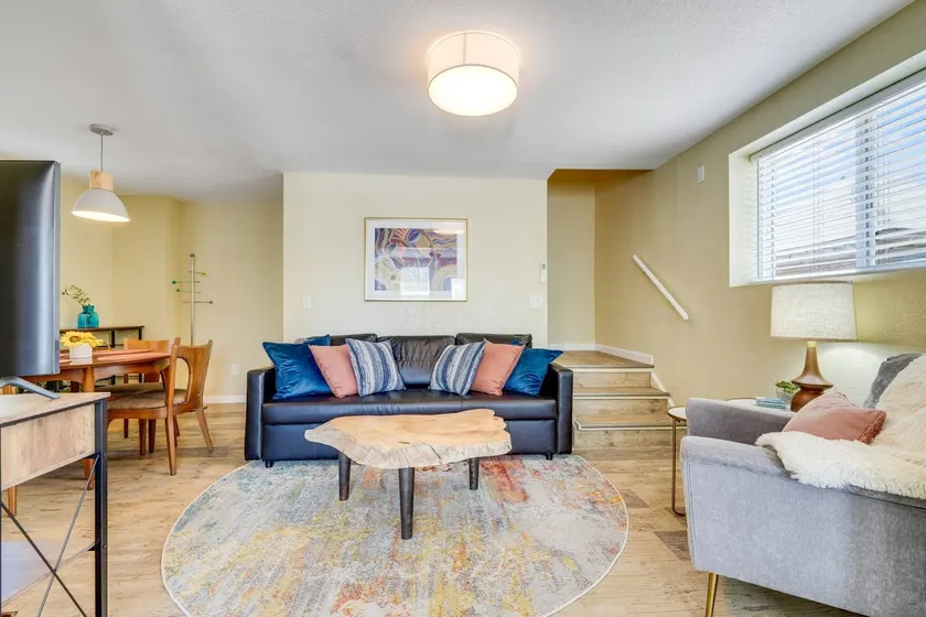 A Charming Cottage Retreat for Your Next Getaway! - Image 1