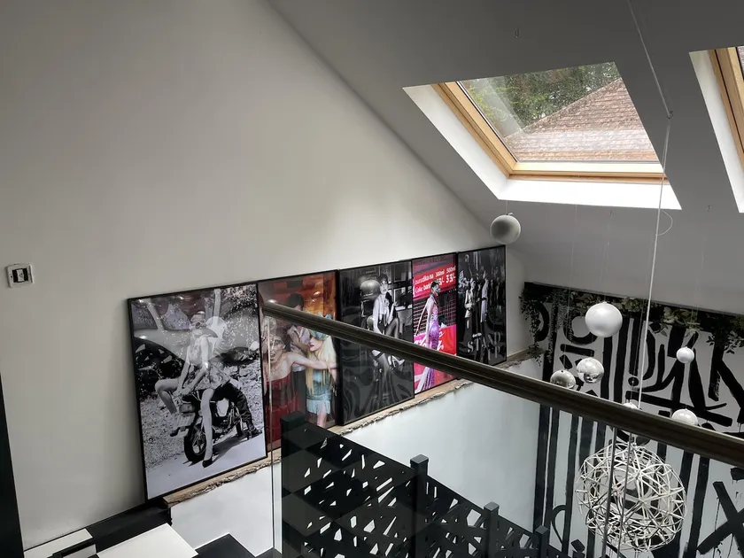 Artsy Retreat - Sleeps 4 Free Parking & Balcony - Image 1