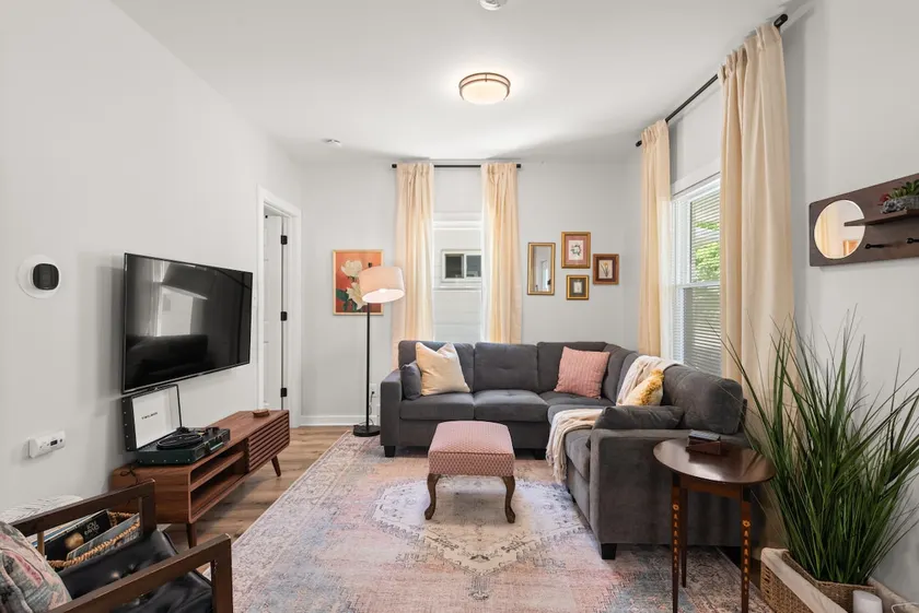 King Suite - Sleeps 8 - Pet Friendly - Porch - Image 1