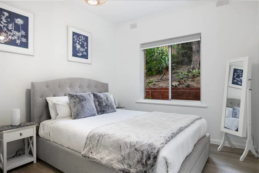 Sammy's Seaside Hideaway in Henley Beach - Image 1