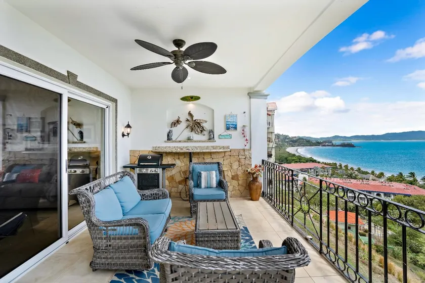 Spacious Open-Concept Condo with Stylish Design, Direct Beach Access & Resort-Style Amenities - Image 1