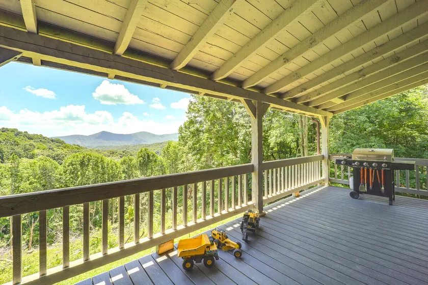 Ashe County Log Cabin: Mountain-view Deck, Sauna - Image 1