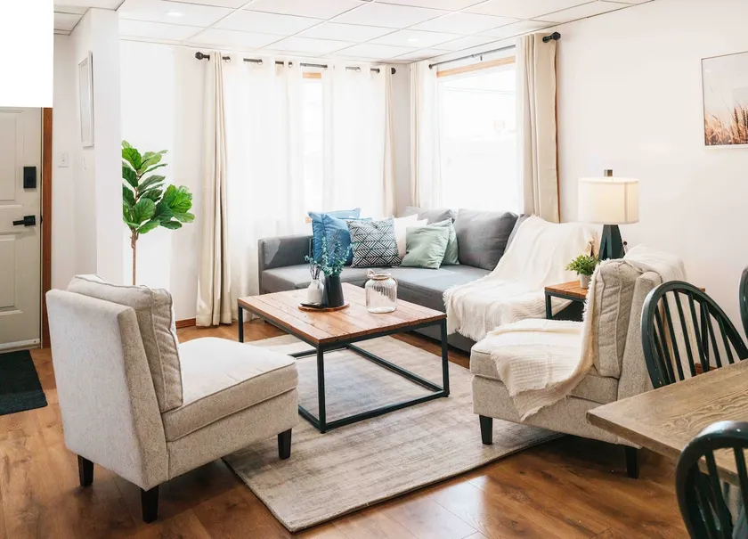 3 Bed Home Near Downtown| Dog Friendly, Big Yard - Image 1