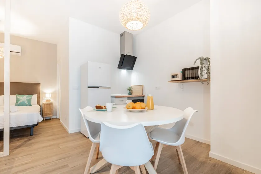 Mediterraneum, Apartment with double bed and sofa. - Image 1