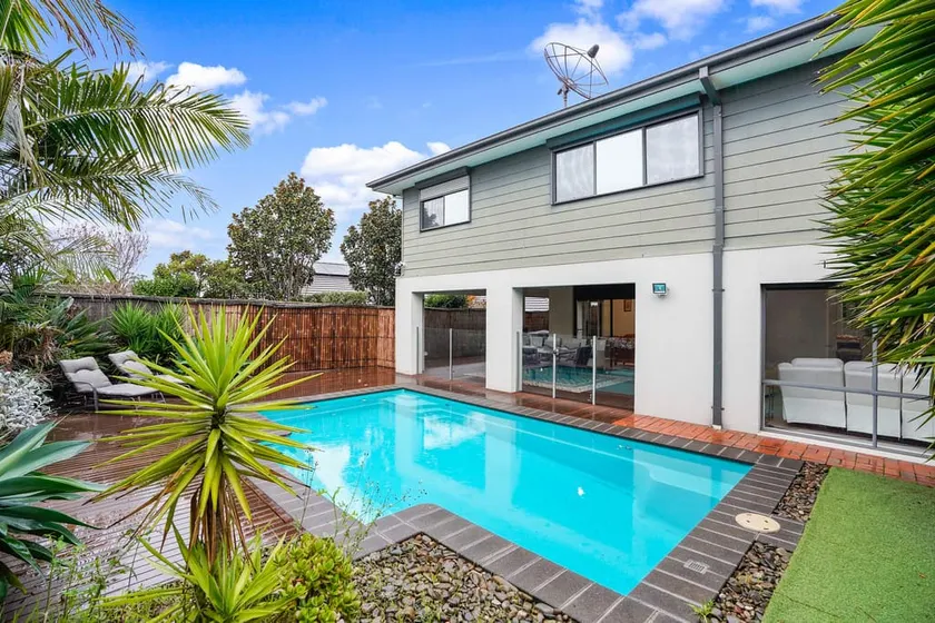 Bundoora Perfection - Luxury Family Oasis with pool - Image 1