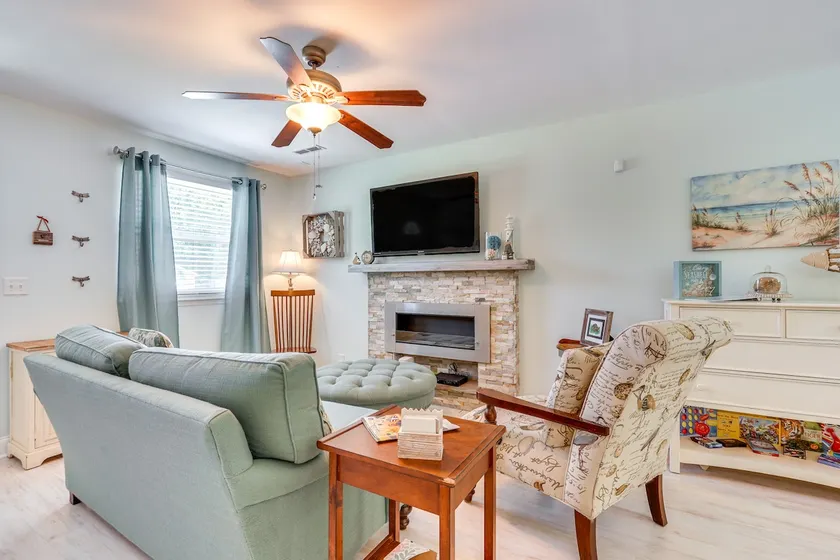 Cozy Goose Creek Escape w/ Patio & Grill - Image 1