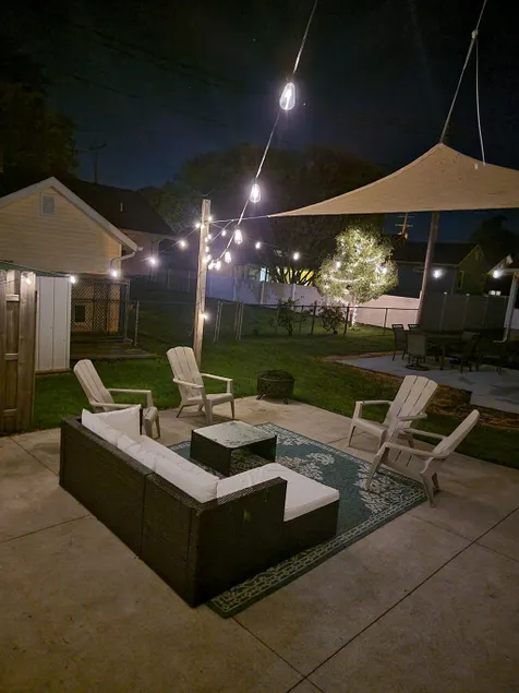 Port Clinton Home~Lake & Park Views~Beach Access! - Image 1